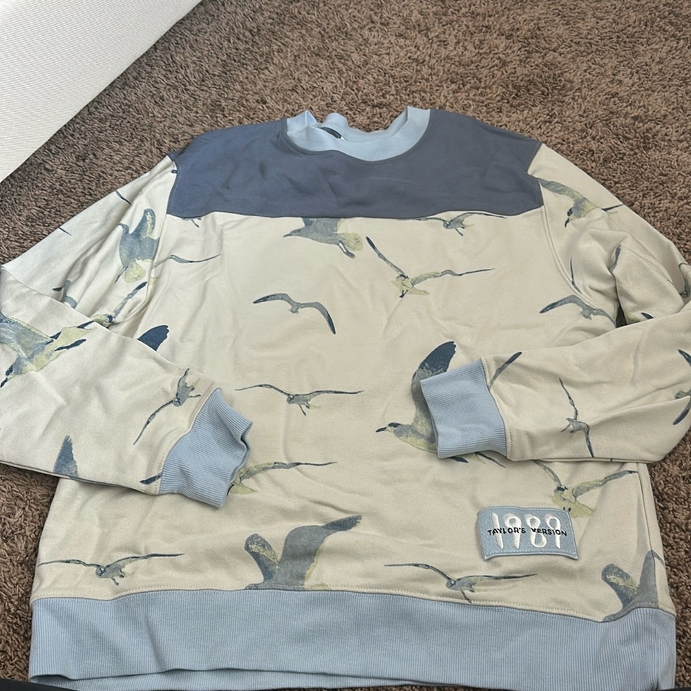 Official Taylor Swift 1989 TV Rare Seagulls Crewneck